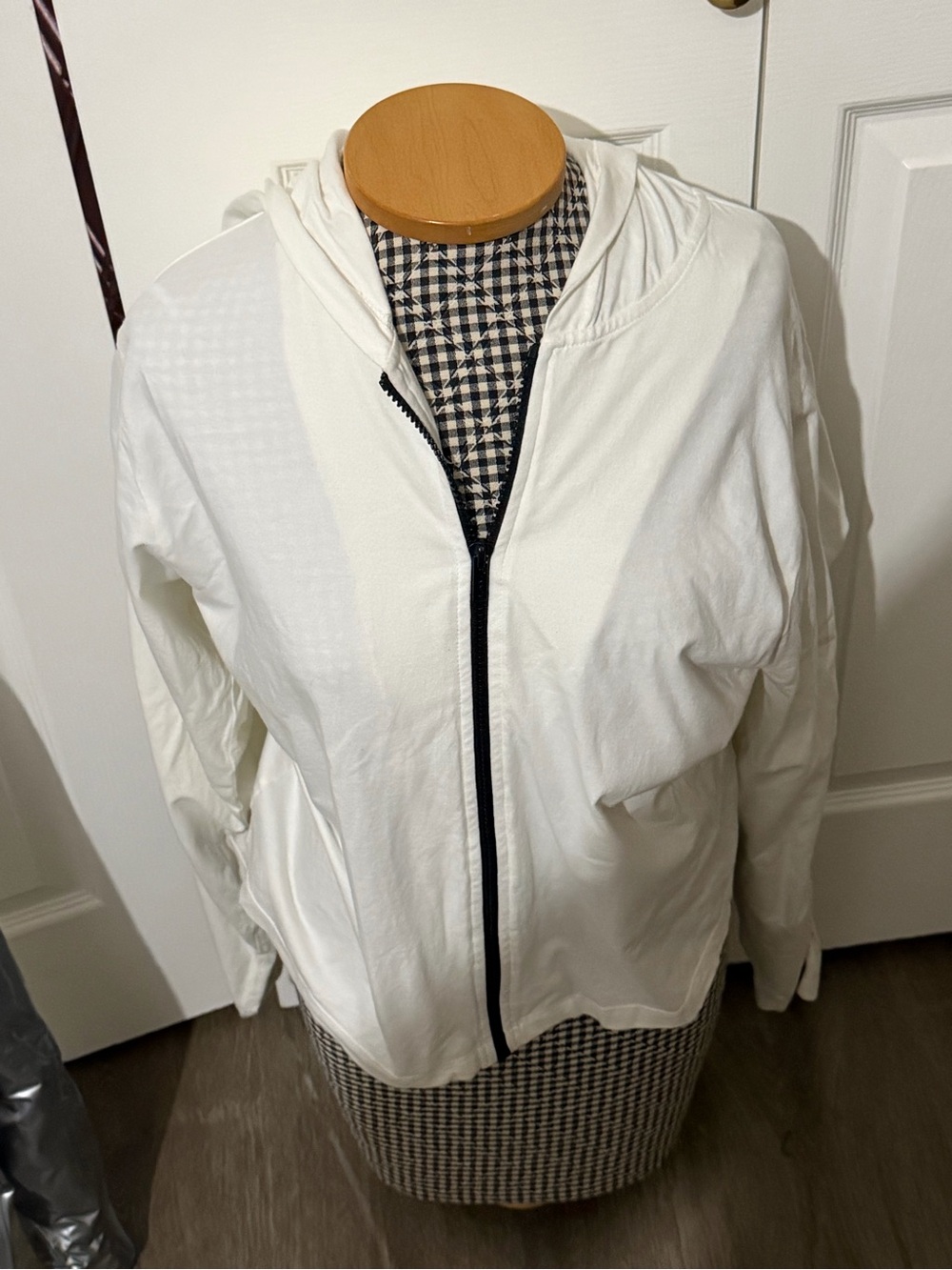Bolle white and black athletic hooded zip jacket size L